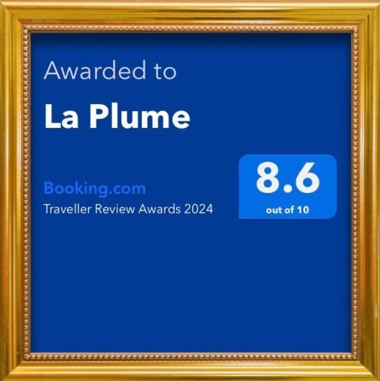 La Plume गेस्ट हाउस *